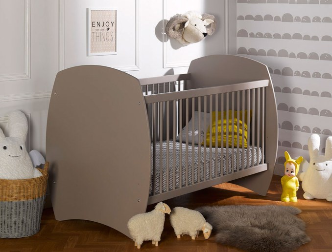 Drap de lit avec le nom du bébé, literie de lit personnalisée, conceptions  de lit de bébé, draps de lit personnalisés, literie de chambre denfant,  literie unique pour bébé -  France